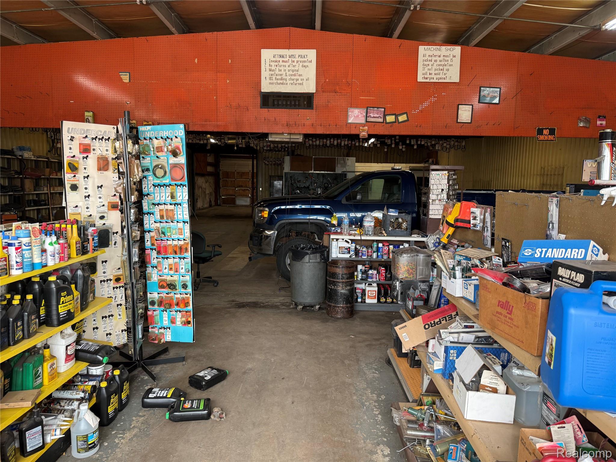 2931 E Court Street