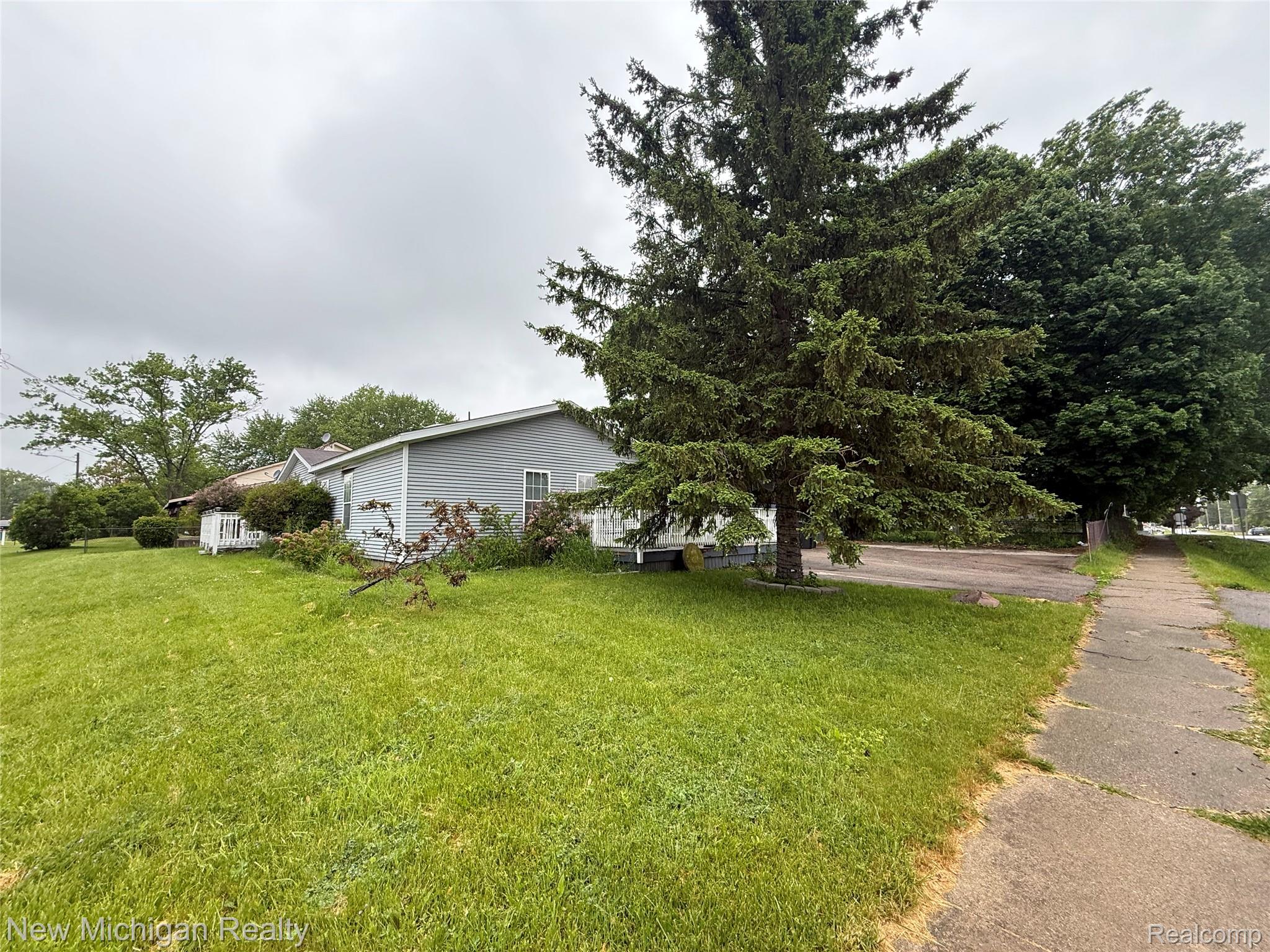 2245 Webber Avenue