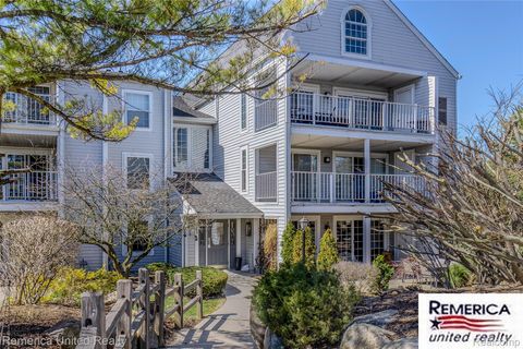 3553 Port Cove Drive 36 Waterford Charter Township MI 48328