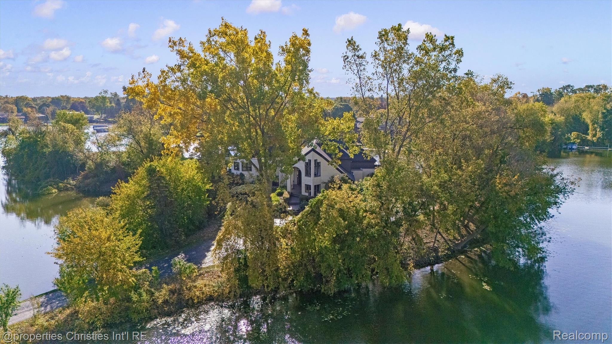 4912 Oakwood Court