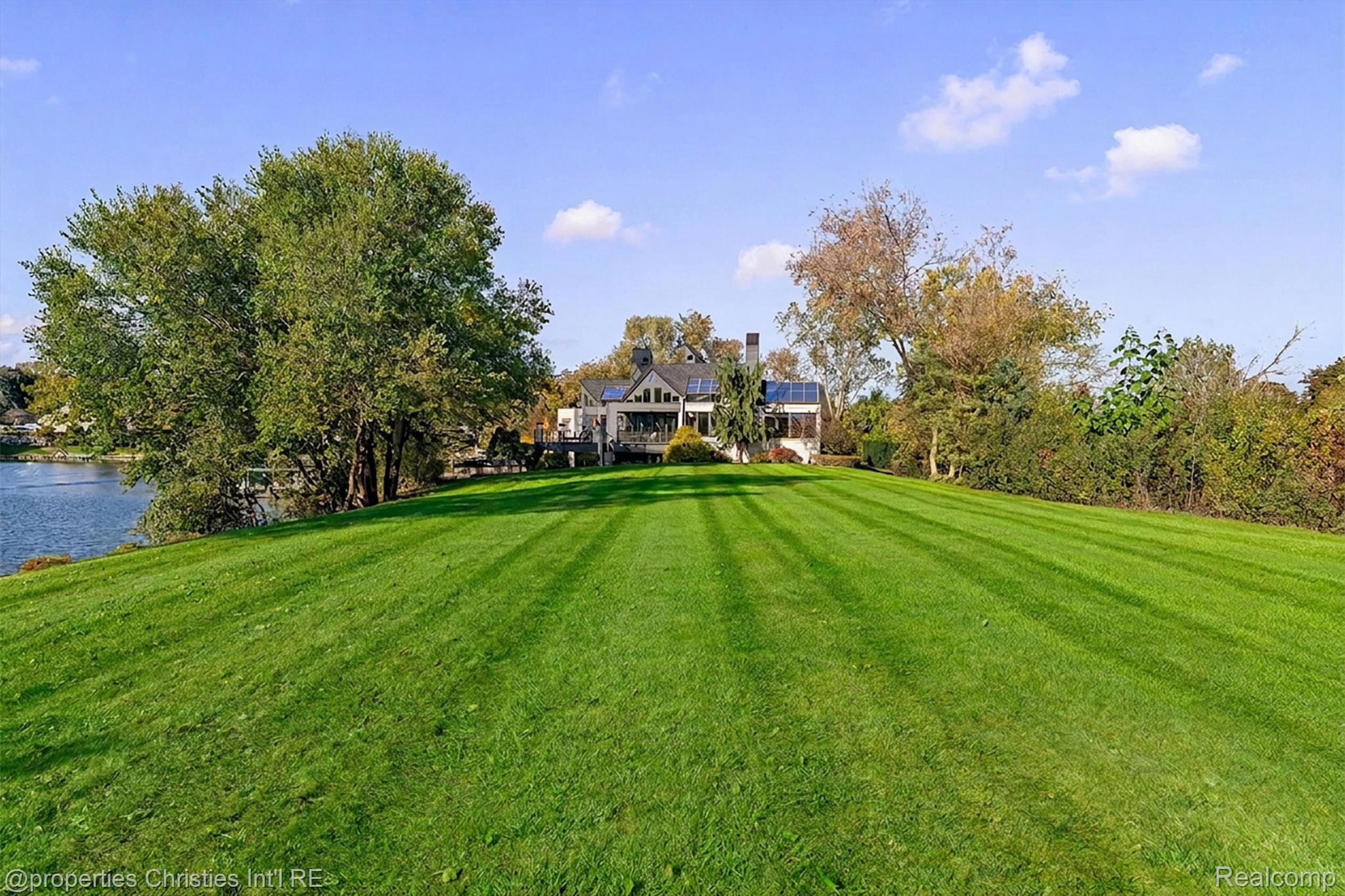 4912 Oakwood Court