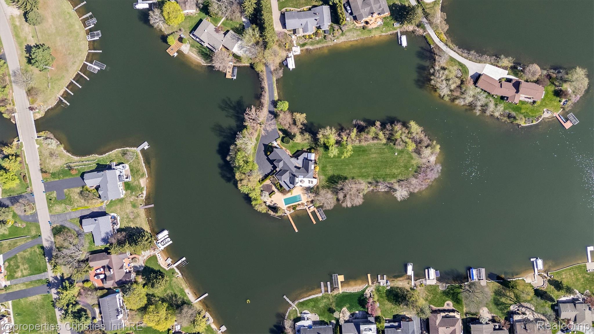 4912 Oakwood Court