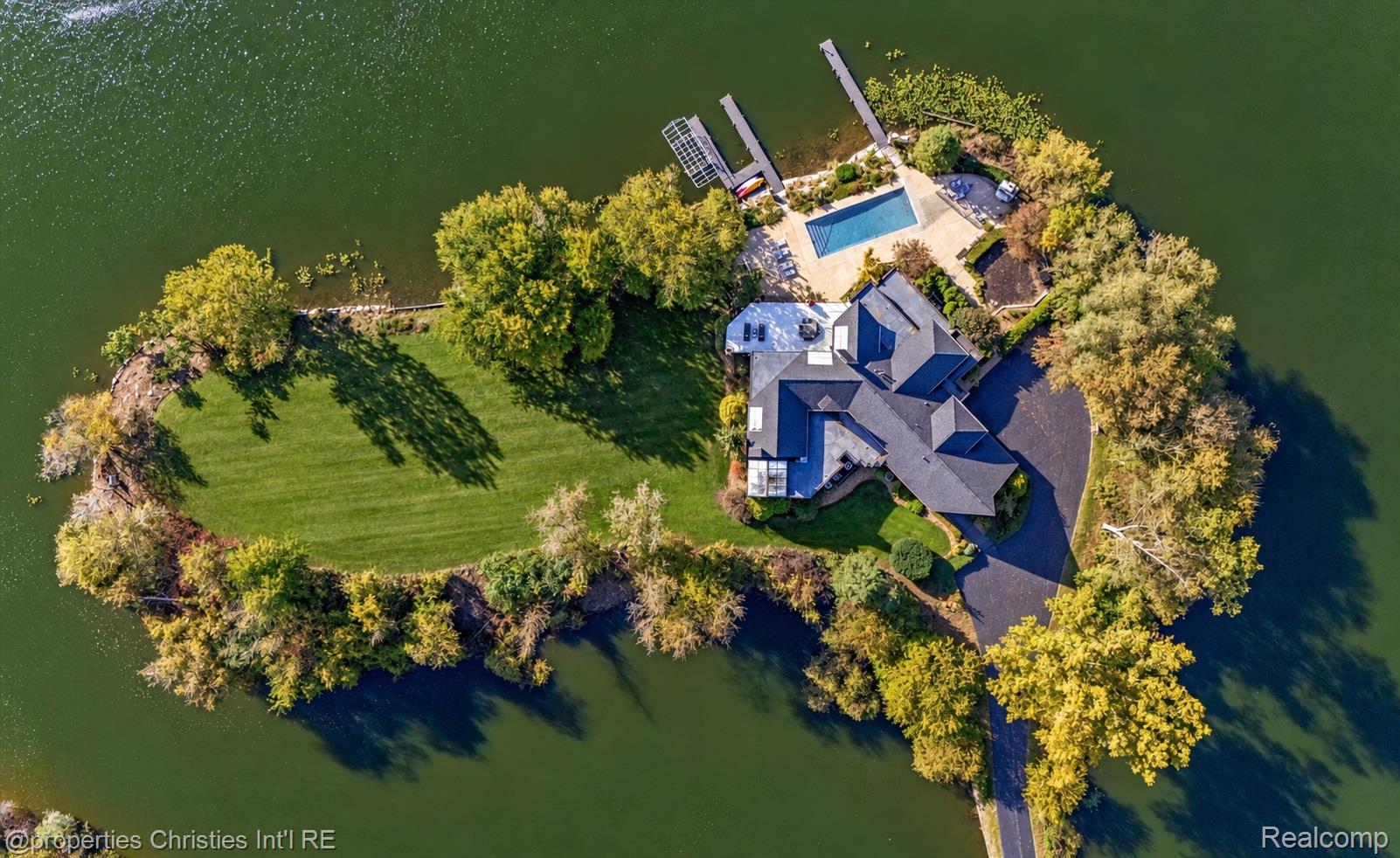 4912 Oakwood Court