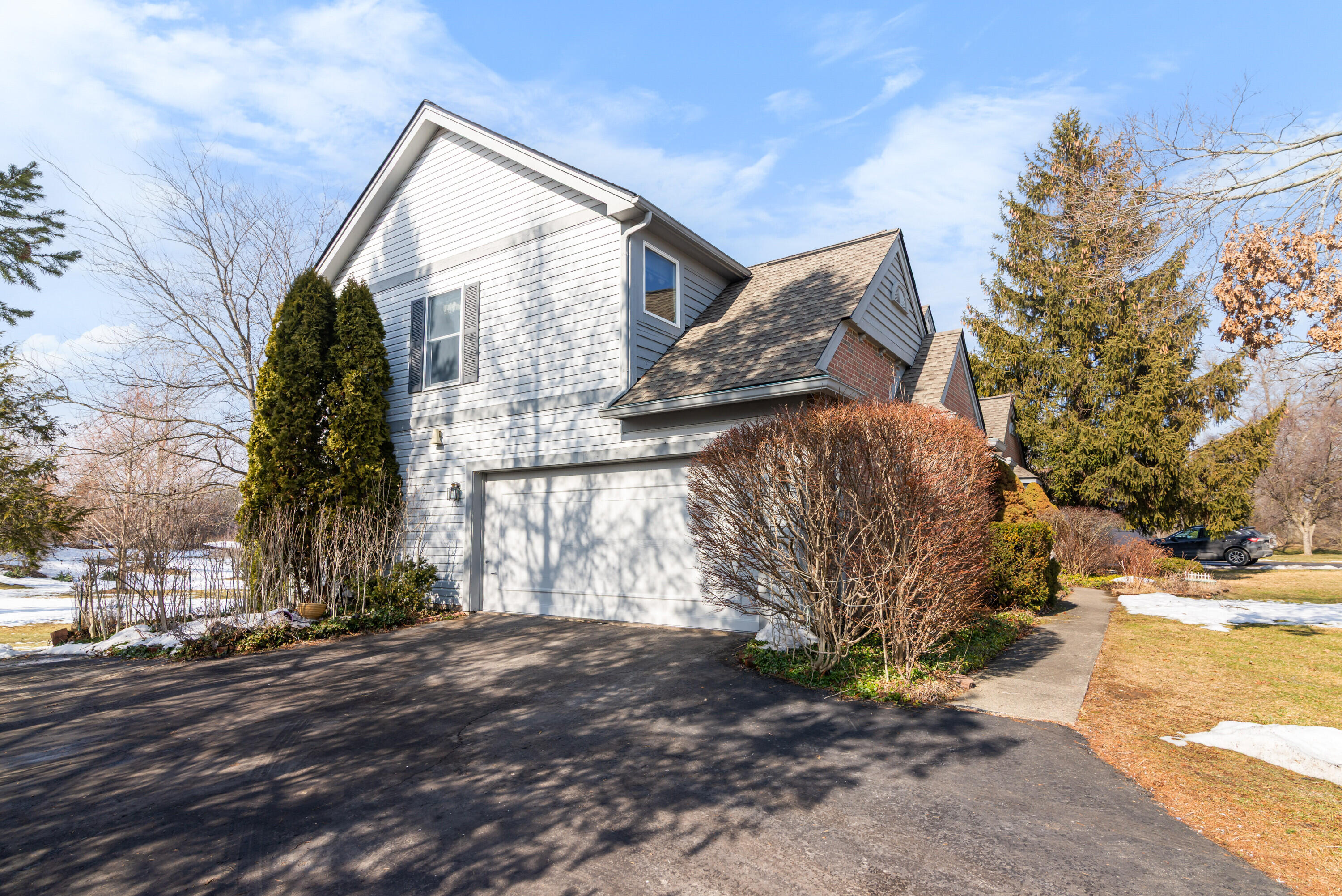 5958 Lohr Lake Drive