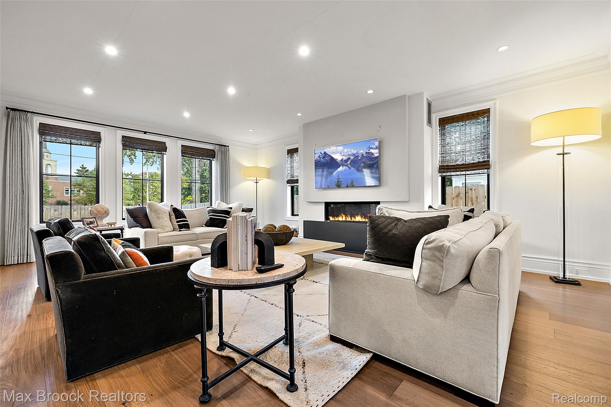 2438 Evergreen Drive