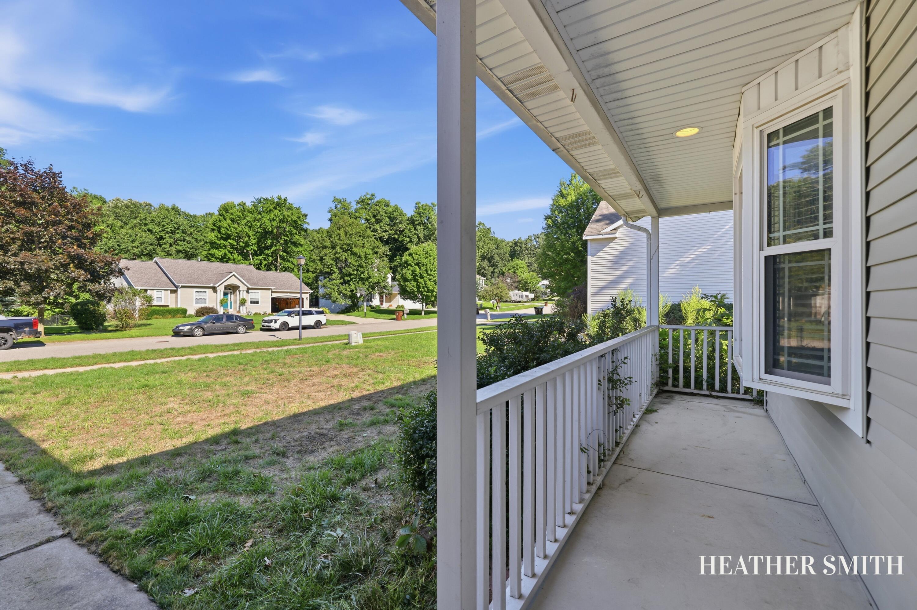 5764 Grand Oaks Drive NE