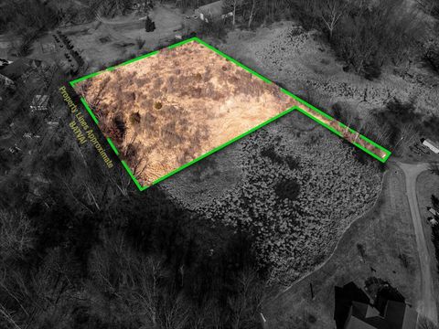 V/L Commerce Hartland Township MI 48114