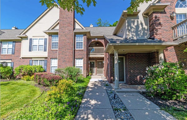 28569 CARLTON WAY DR, NOVI, MI 48377 - Image a5372dee1f7784f78ab83fb1a661fc03/257588362