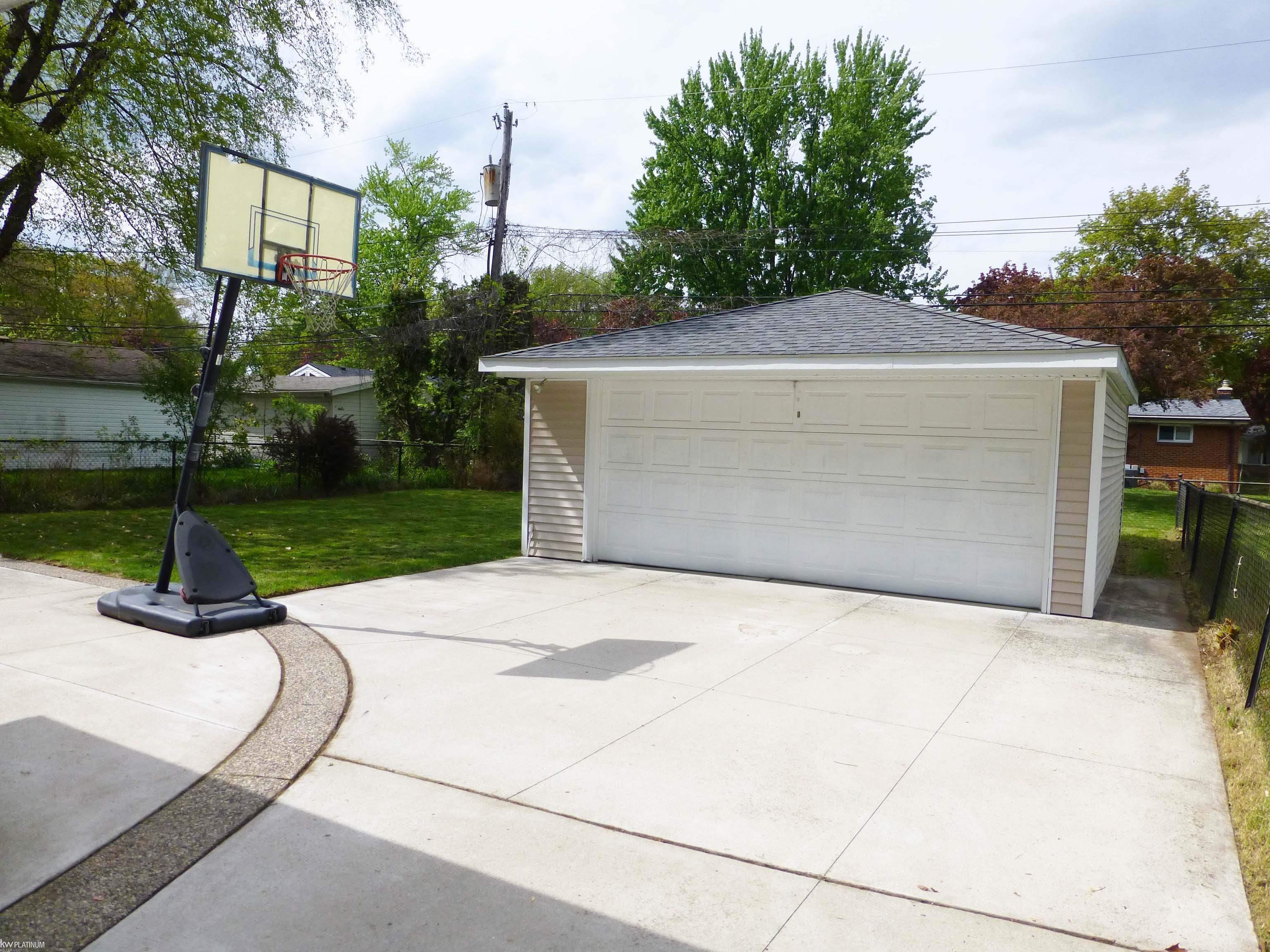 424 W La Salle Avenue