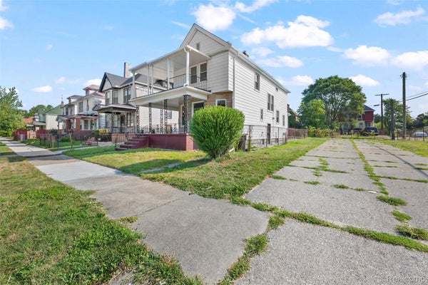 3636 MAXWELL ST, DETROIT, MI 48214 - Image a53d0daa2434a36f2a2bb04269f2b0e5/2083322366