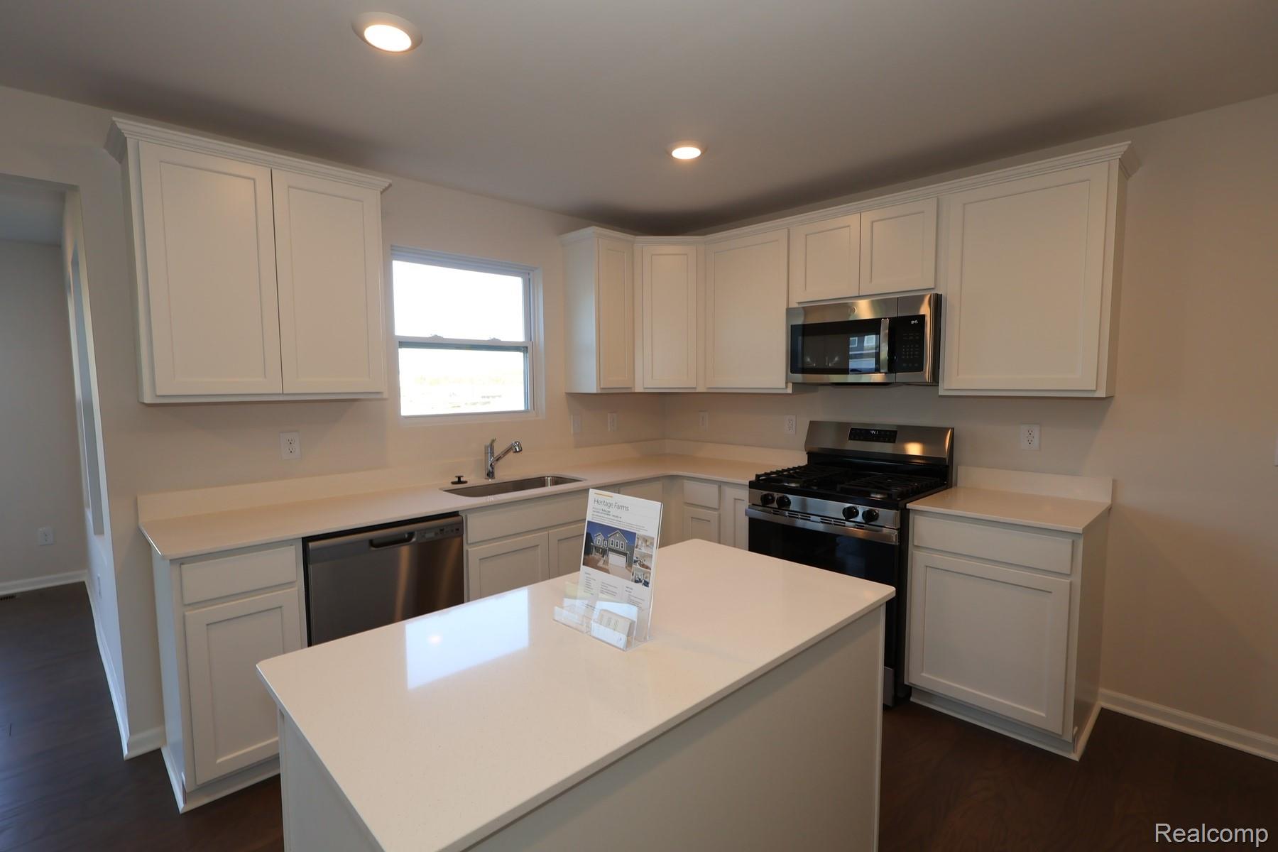 707 Knollwood Bend