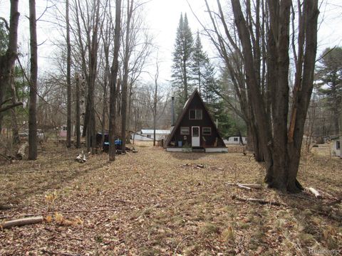 Tiny photo for 5892 WOODLAND Drive, Surrey Township, MI 48632 (MLS # 20261038784)