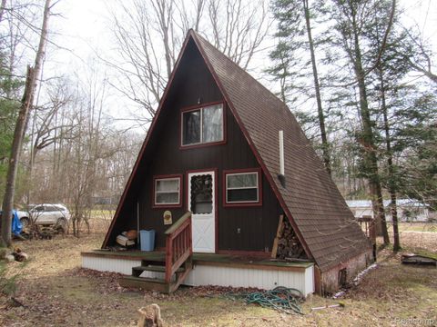Tiny photo for 5892 WOODLAND Drive, Surrey Township, MI 48632 (MLS # 20261038784)