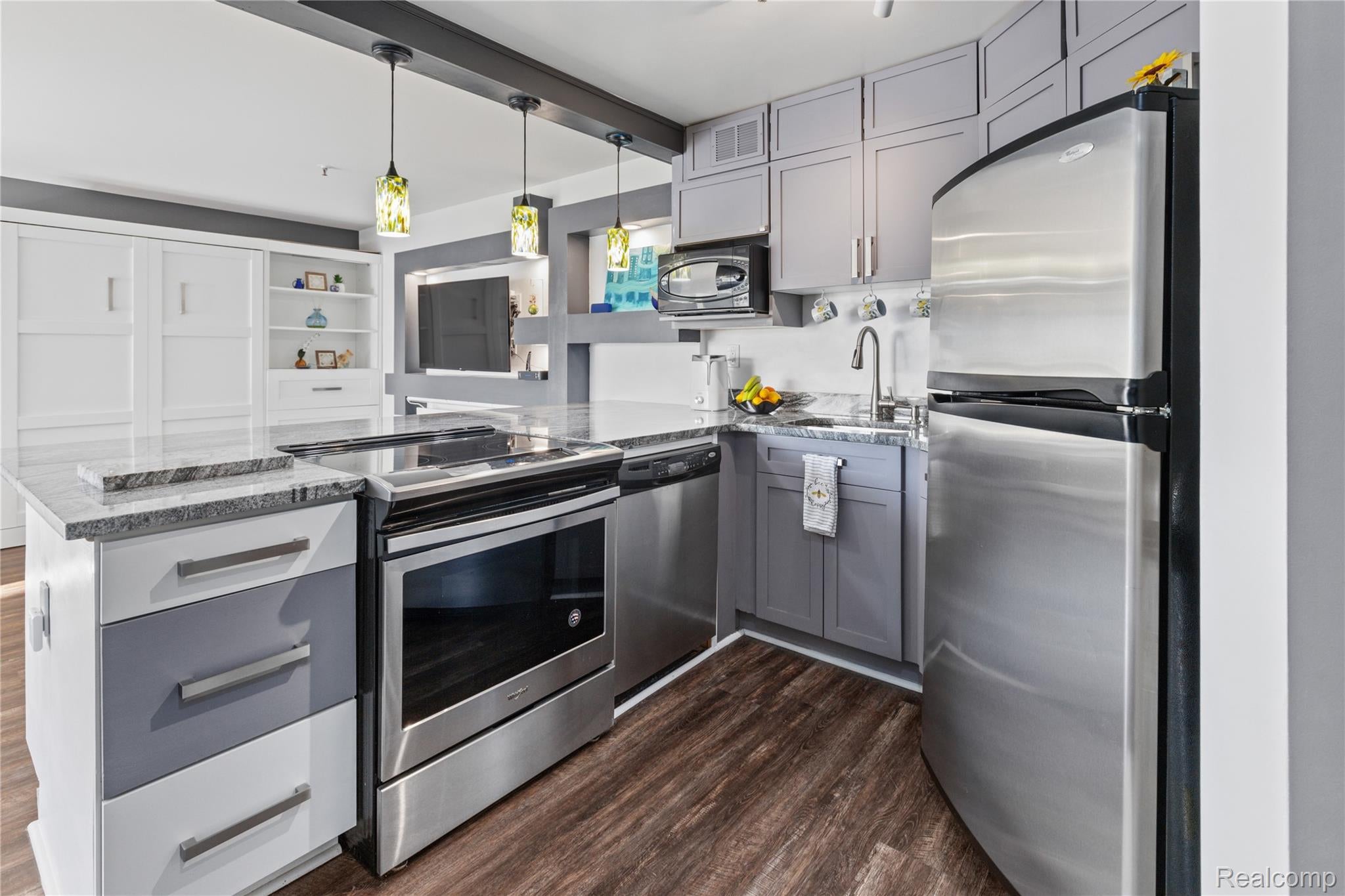 1001 W Jefferson Avenue 2H