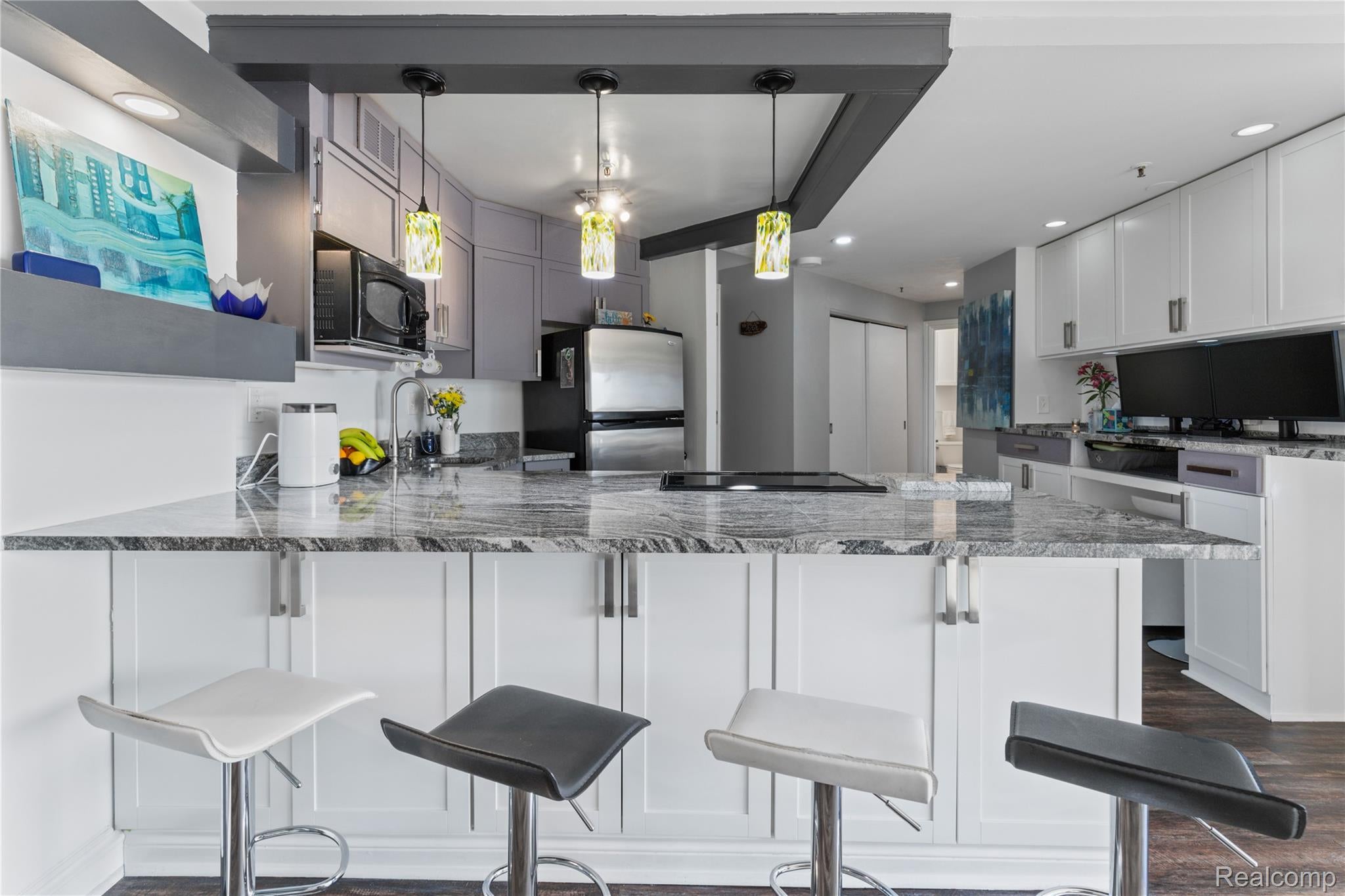 1001 W Jefferson Avenue 2H