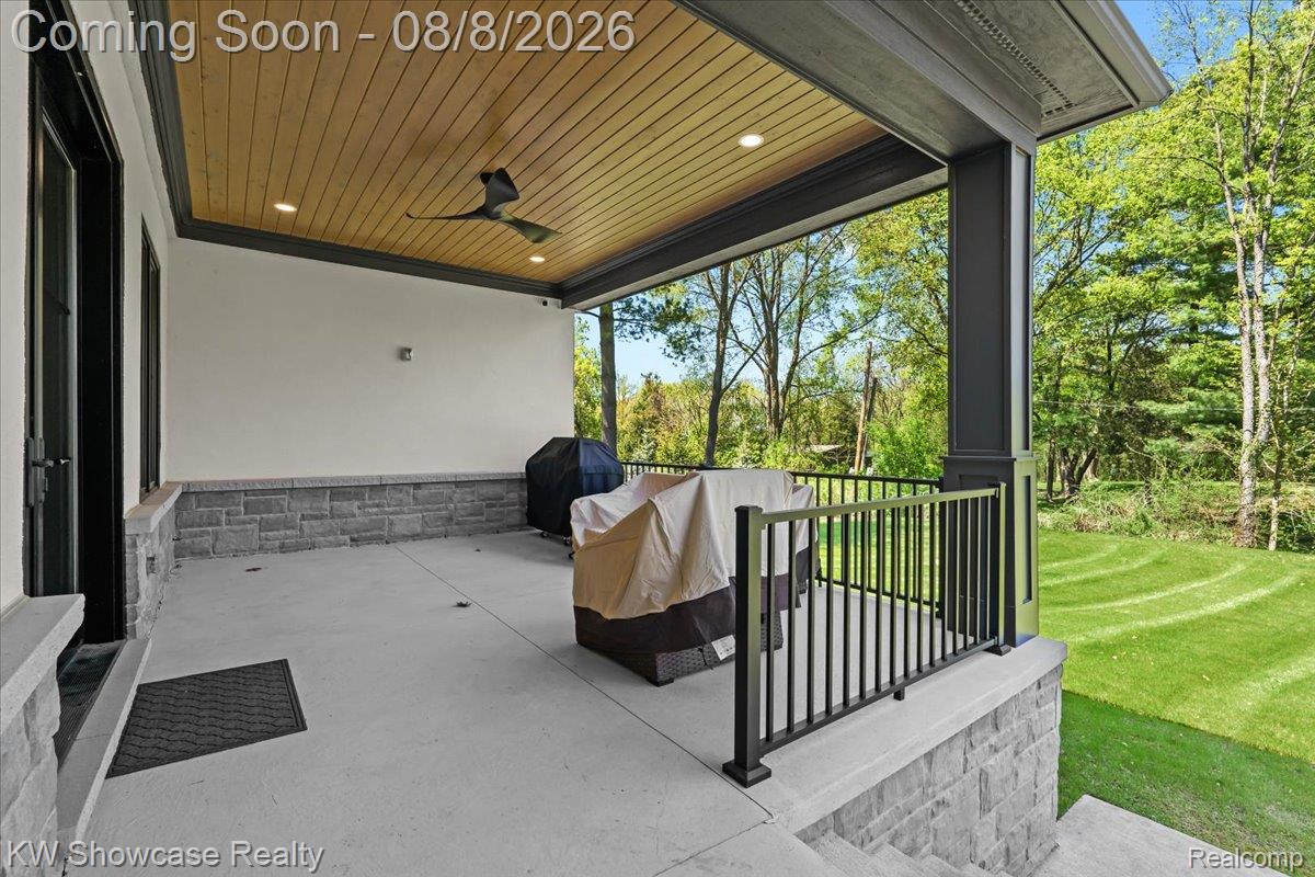 910 Hill Hollow Lane
