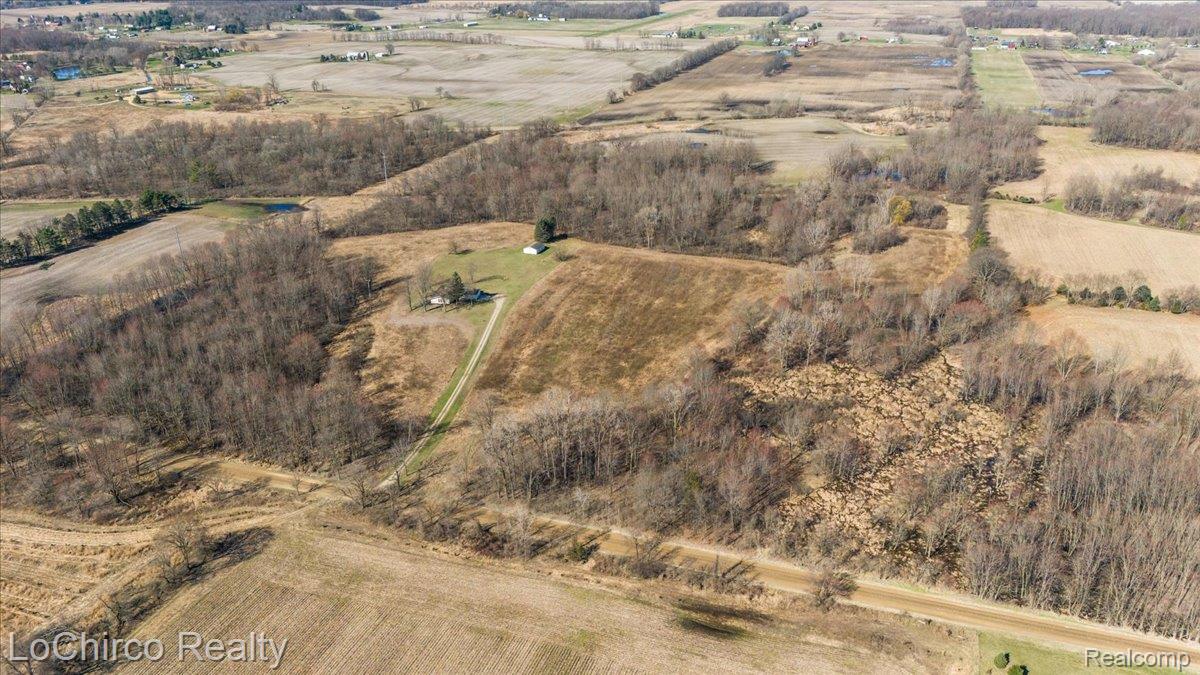 8603 N OWOSSO Road