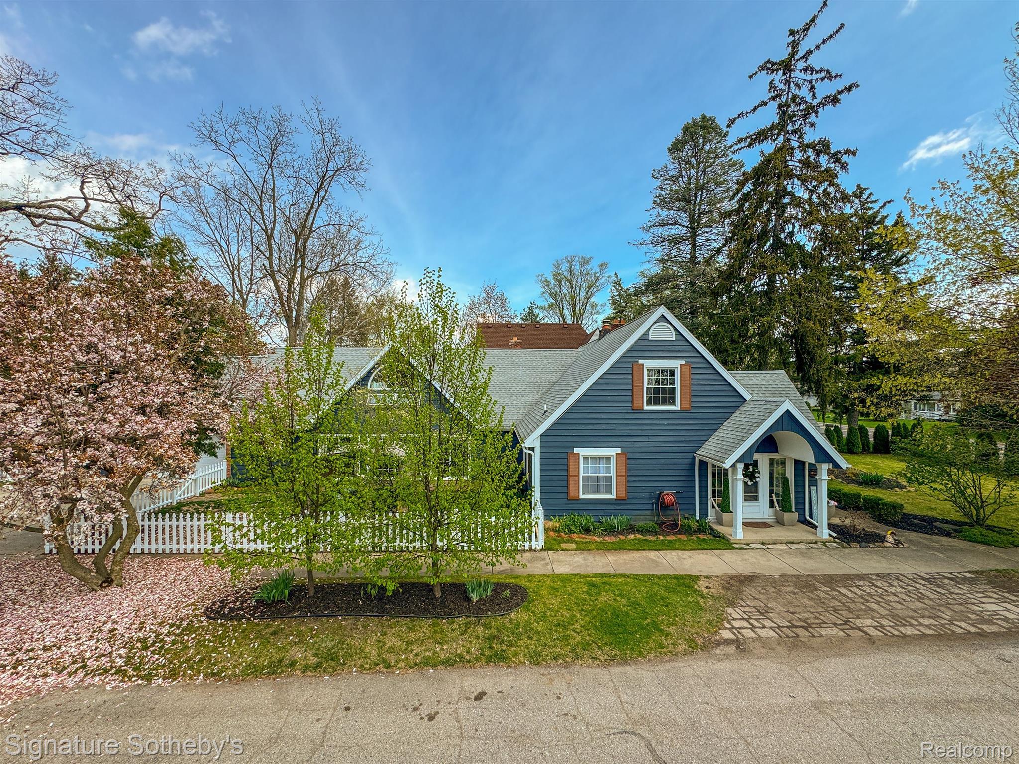 3556 ORCHARD LAKE Road