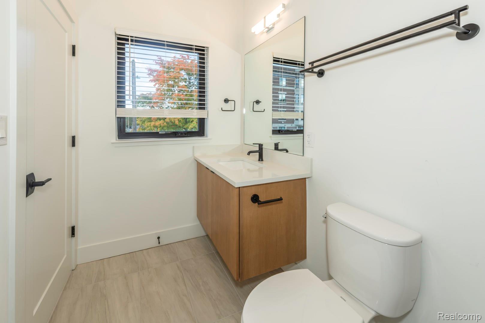 DetroitCity_Wayne, Michigan 48206, United States, 2 Bedrooms Bedrooms, ,3 BathroomsBathrooms,Residential,Pending,103768