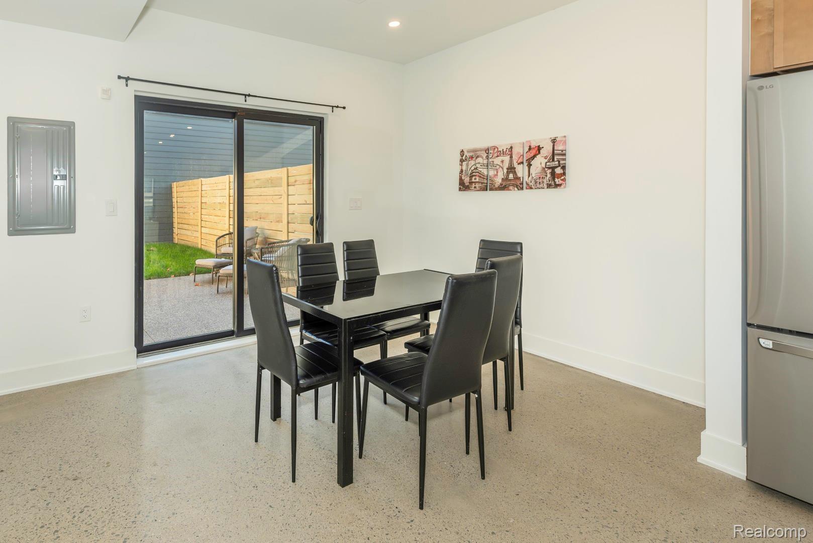 DetroitCity_Wayne, Michigan 48206, United States, 2 Bedrooms Bedrooms, ,3 BathroomsBathrooms,Residential,Pending,103768