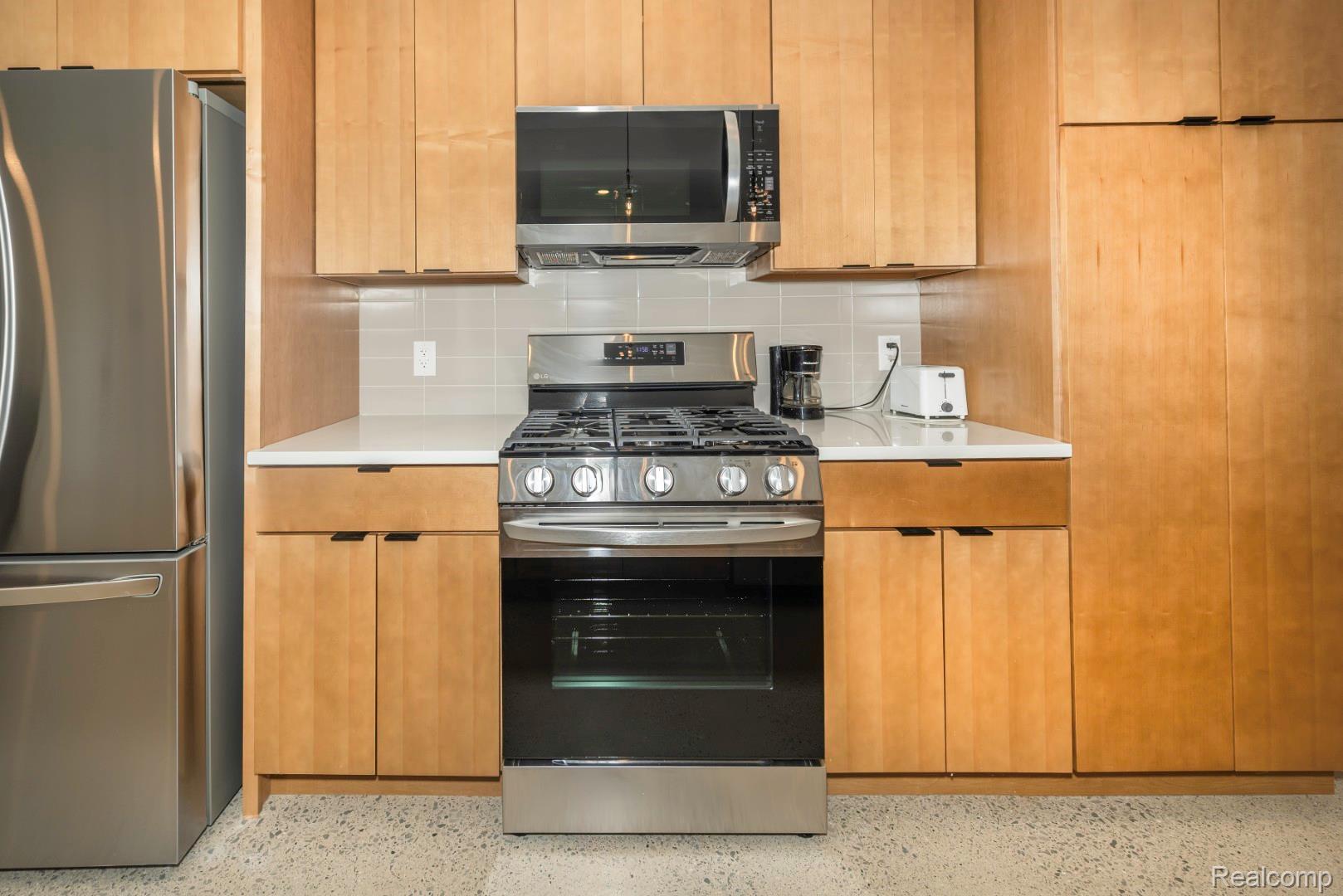 DetroitCity_Wayne, Michigan 48206, United States, 2 Bedrooms Bedrooms, ,3 BathroomsBathrooms,Residential,Pending,103768