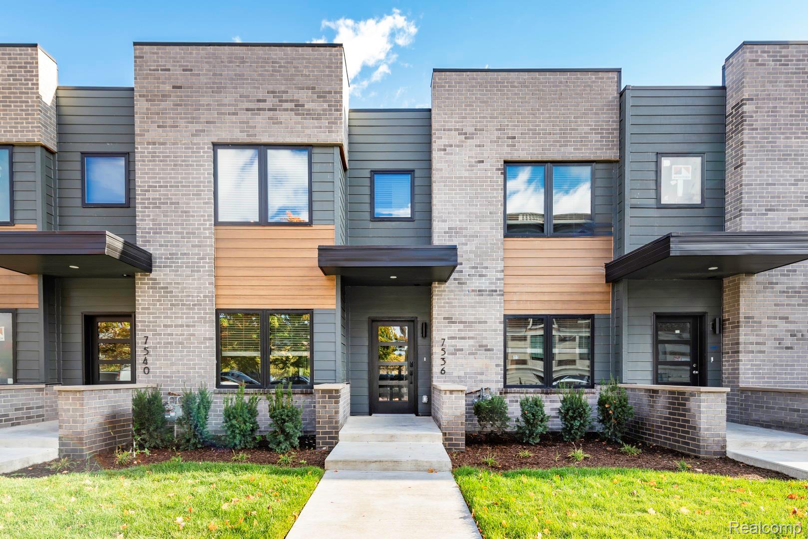 DetroitCity_Wayne, Michigan 48206, United States, 2 Bedrooms Bedrooms, ,3 BathroomsBathrooms,Residential,Pending,103768