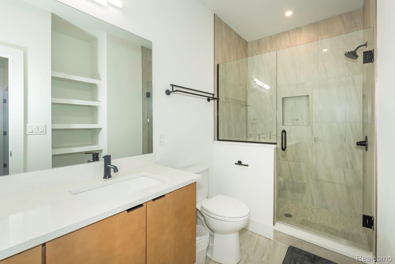 DetroitCity_Wayne, Michigan 48206, United States, 2 Bedrooms Bedrooms, ,3 BathroomsBathrooms,Residential,Pending,103768