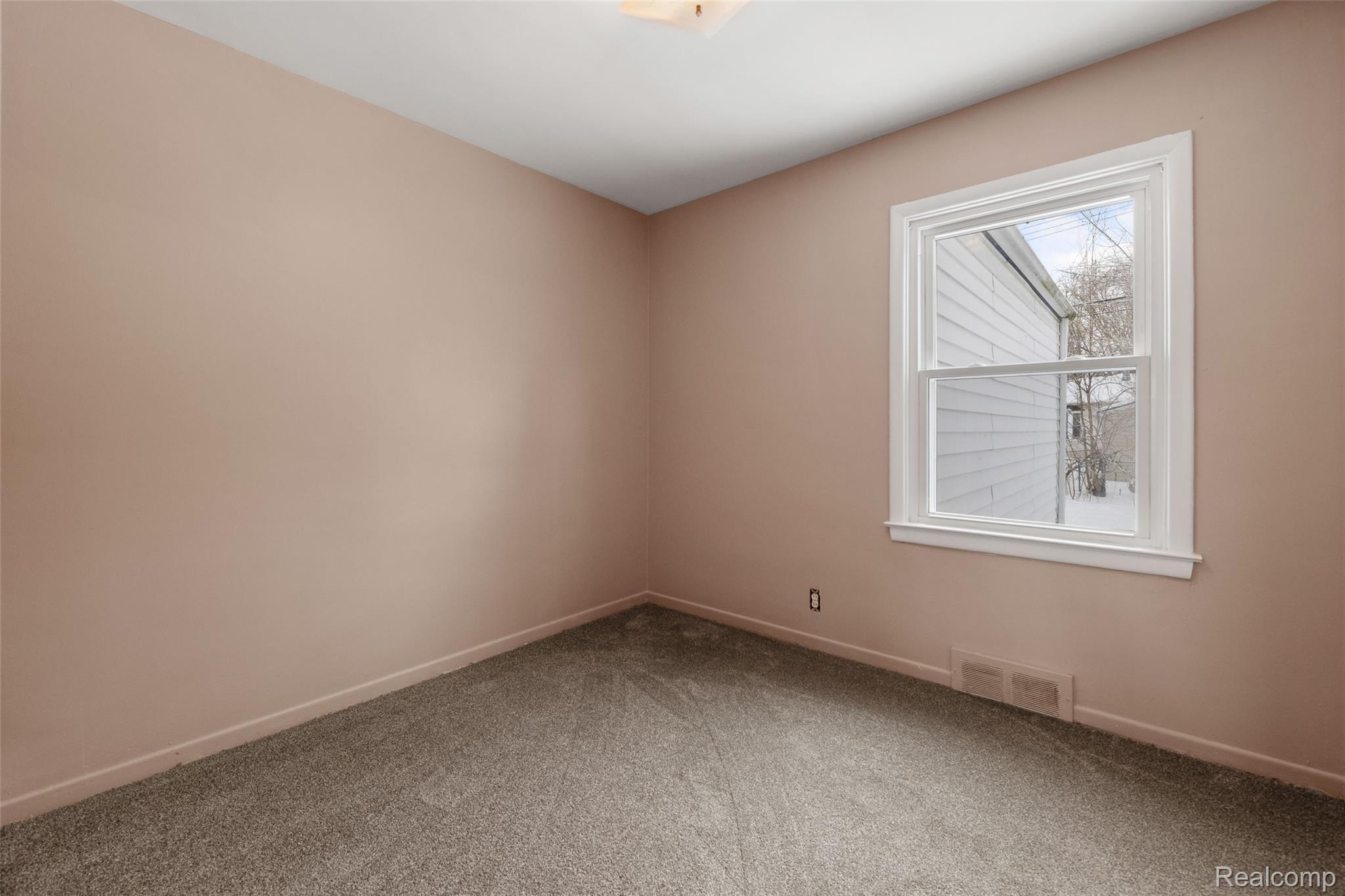 Grosse Pointe Woods City, Michigan 48236, United States, 3 Bedrooms Bedrooms, ,2 BathroomsBathrooms,Residential,Active,139669