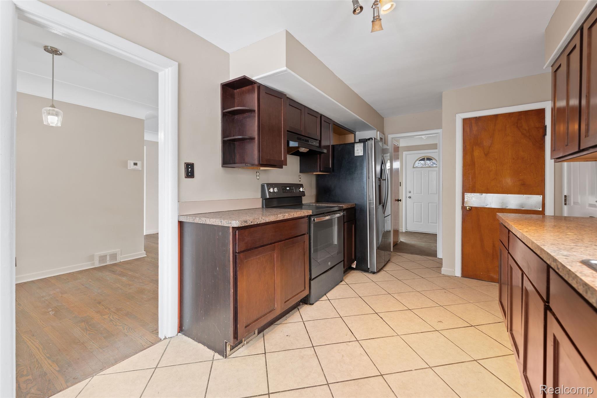 Grosse Pointe Woods City, Michigan 48236, United States, 3 Bedrooms Bedrooms, ,2 BathroomsBathrooms,Residential,Active,139669