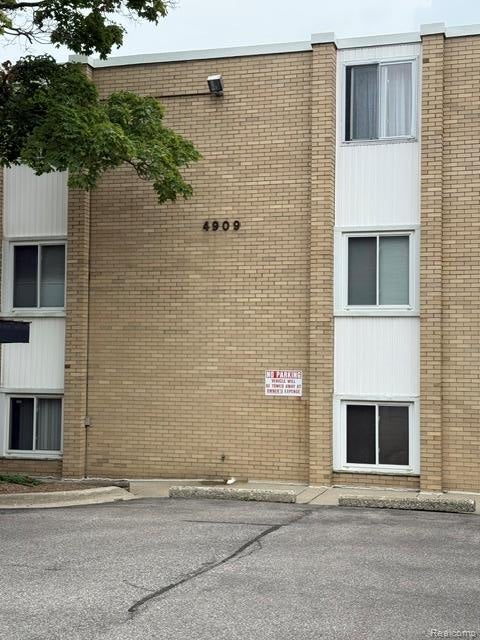 4909 Crooks Road D-1