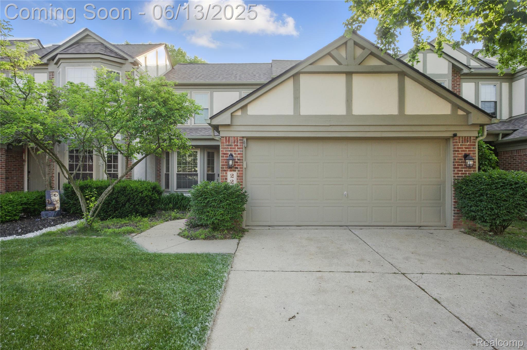 2216 Lone Wolf Lane