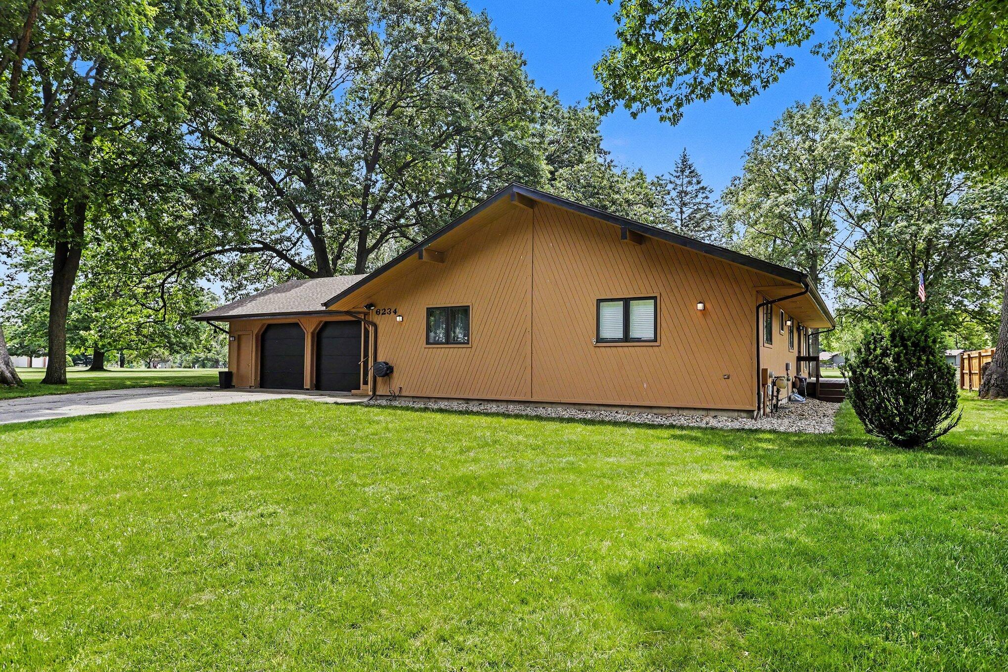 6234 N Arrowhead Drive