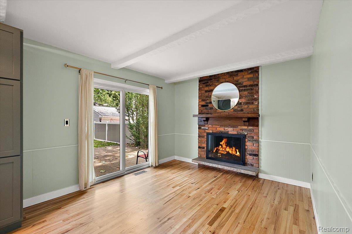 754 W Baker Avenue