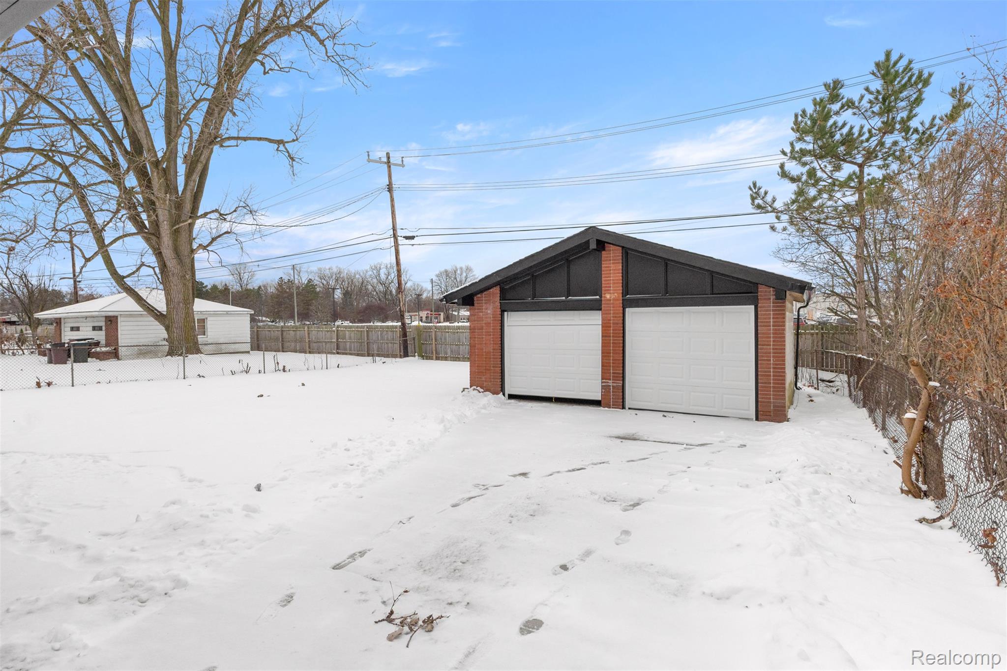 15345 Bainbridge Street