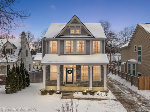 4130 Ellwood Avenue Berkley City MI 48072