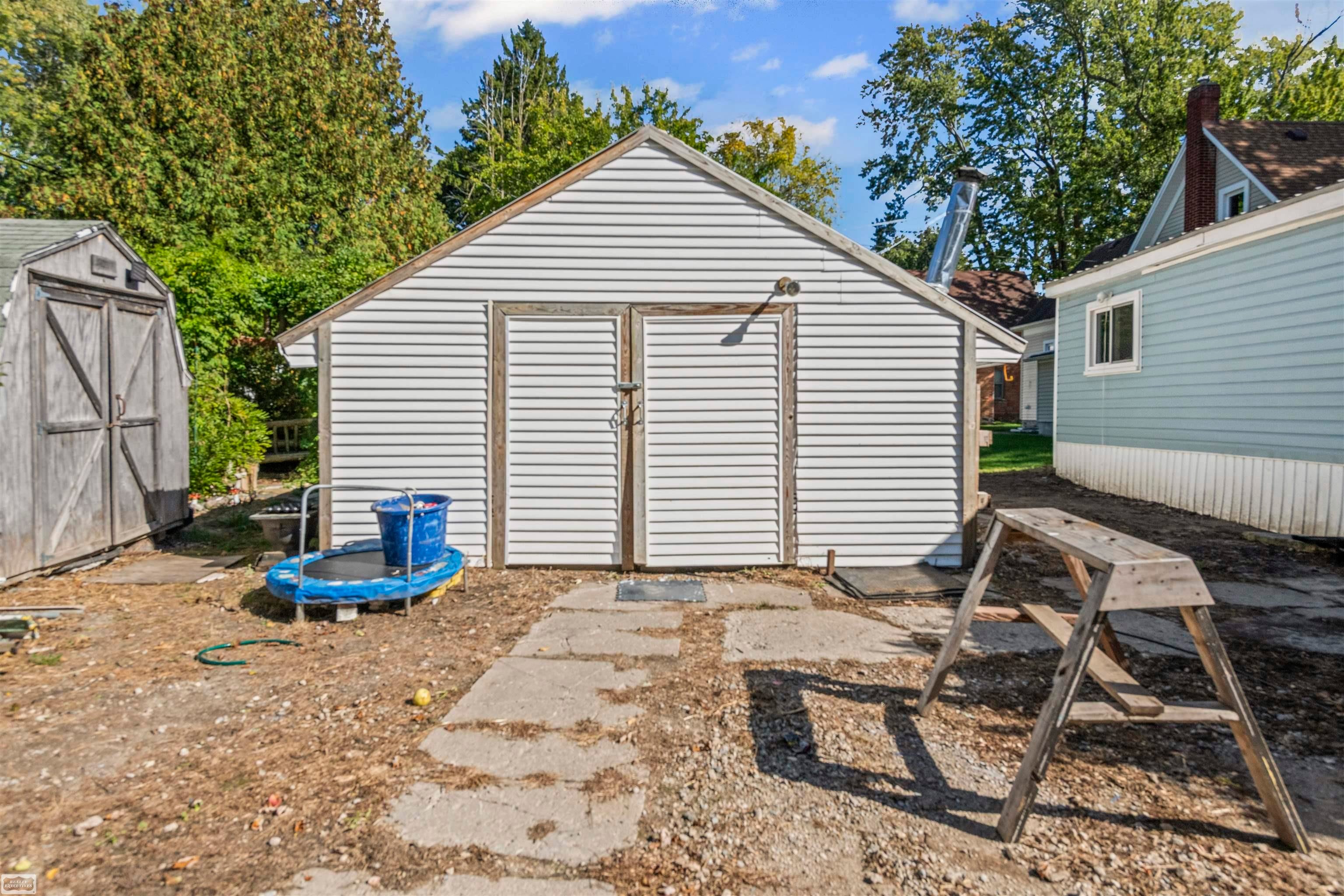 3905 Sheldon Road