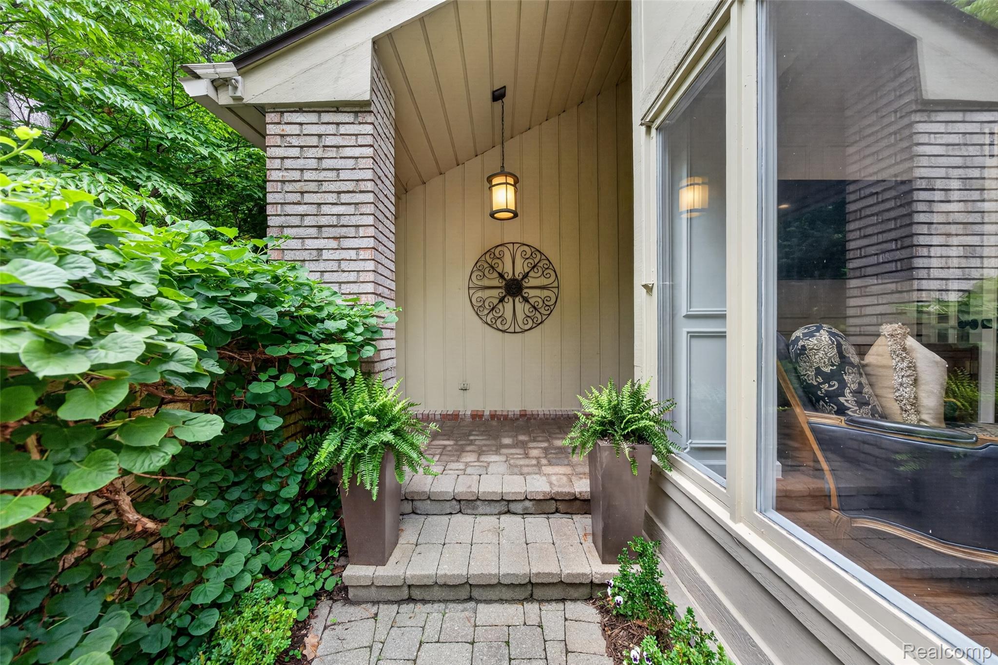 1262 Woodcrest Circle