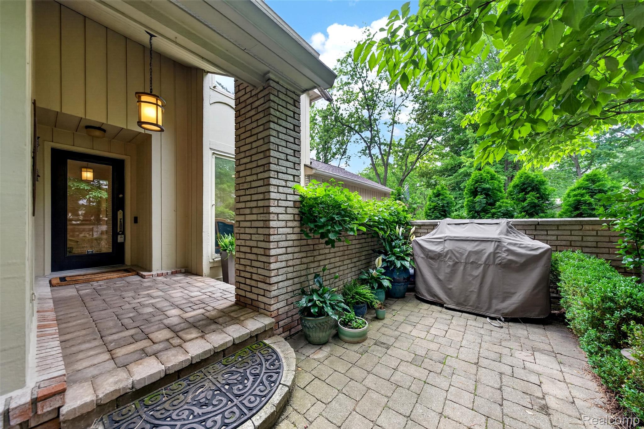 1262 Woodcrest Circle