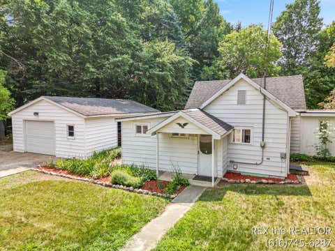 Photo of 167 W Brooks Street, Newaygo City, MI 49337 (MLS # 72026039721)