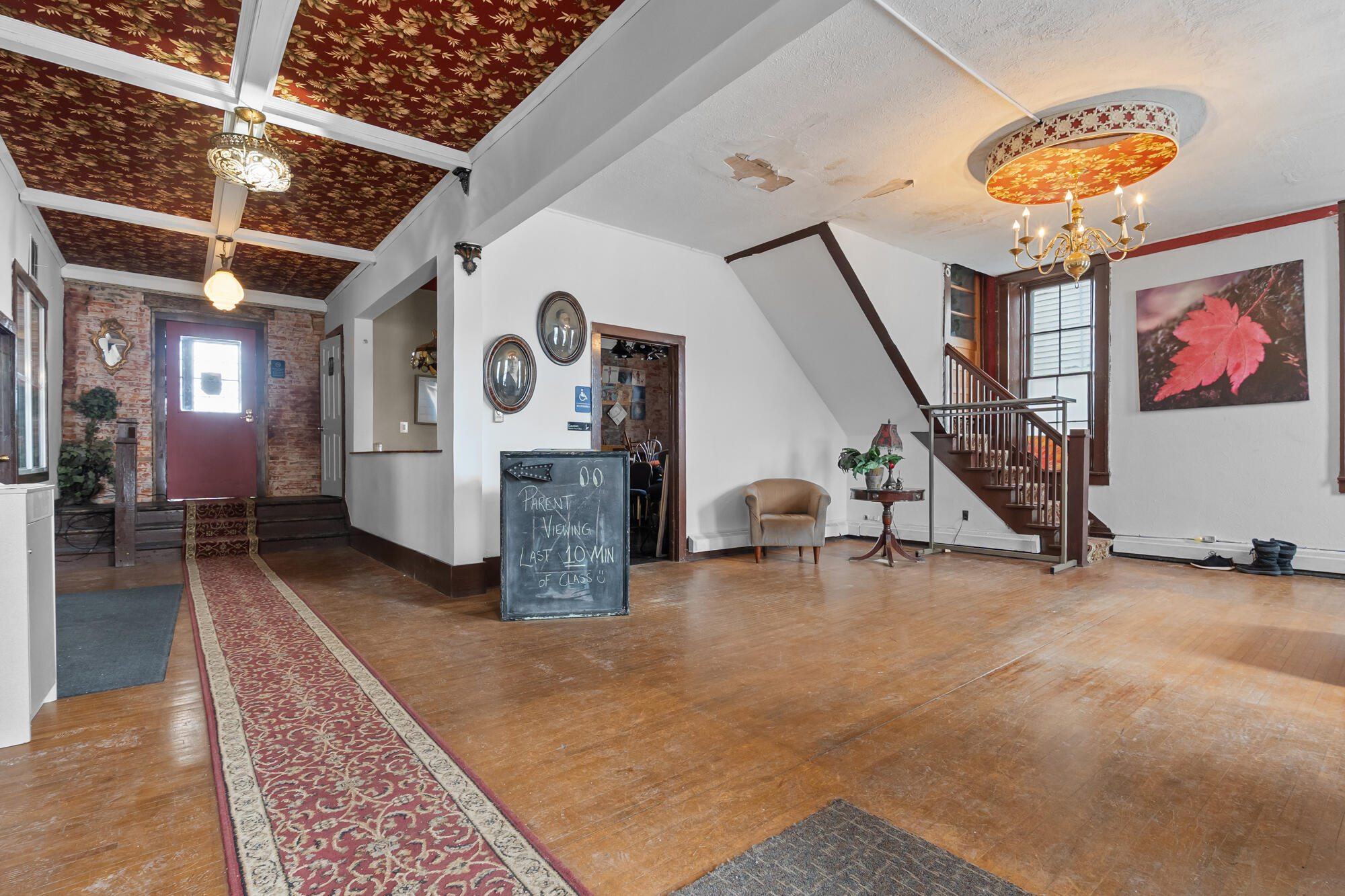 105 N Broadway Street