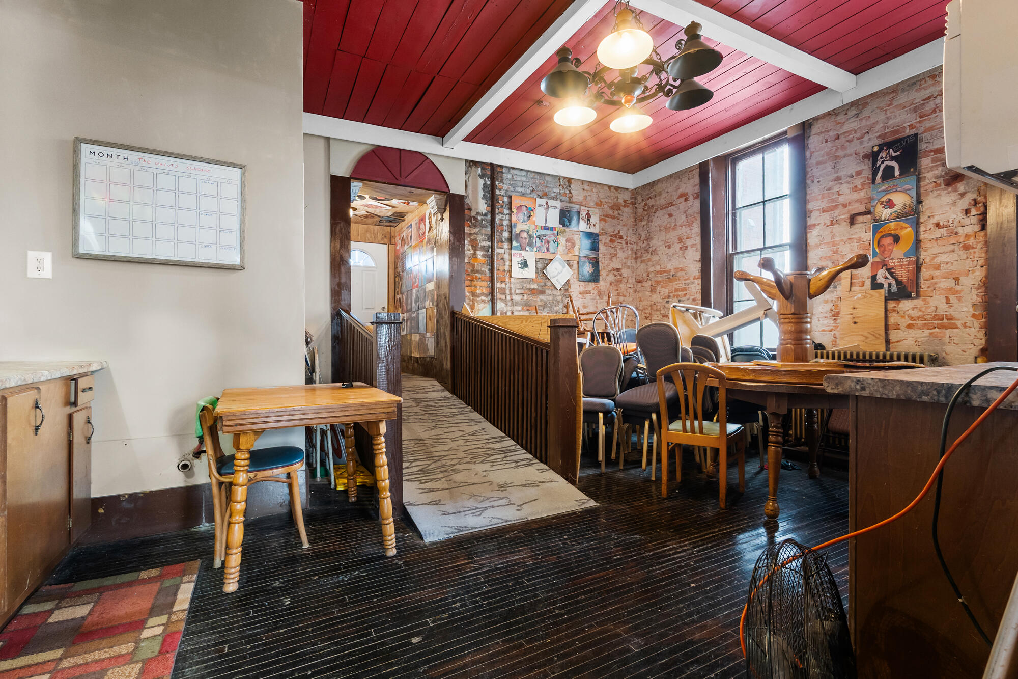 105 N Broadway Street