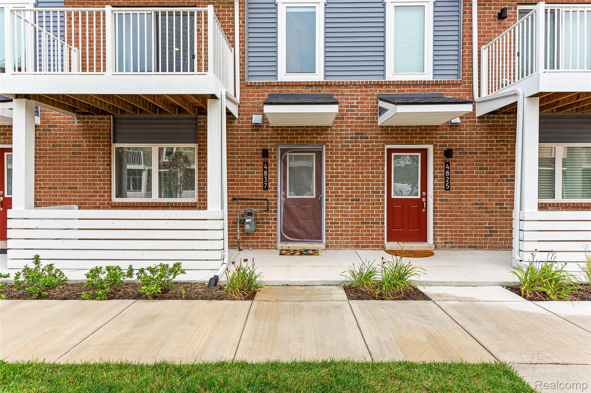 4837 Lismore Lane