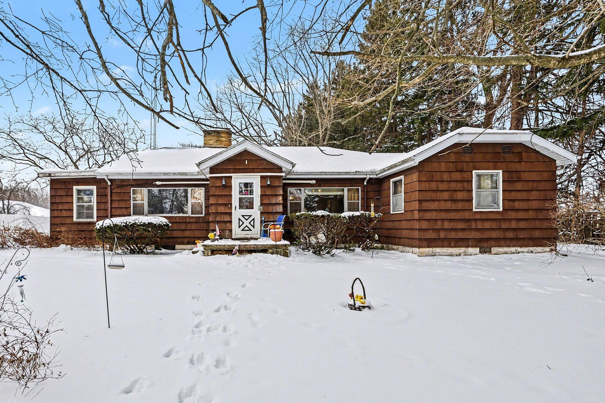 3633 Lakeshore Drive