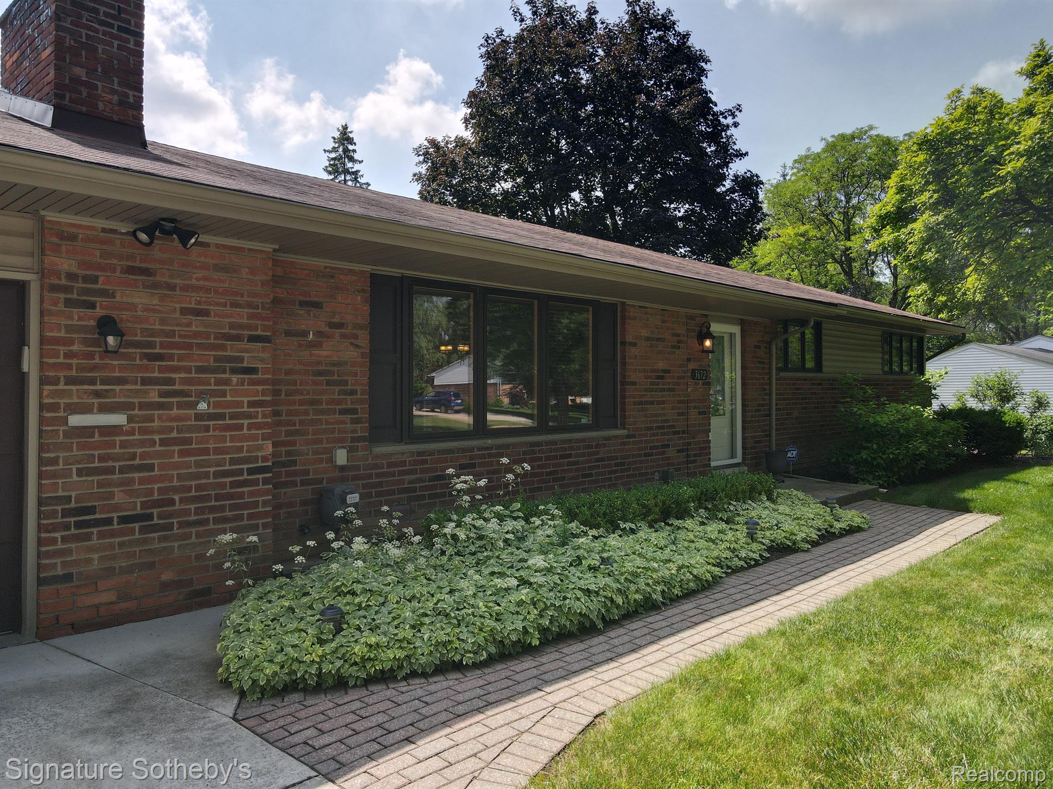 3672 MIDDLEBURY Lane