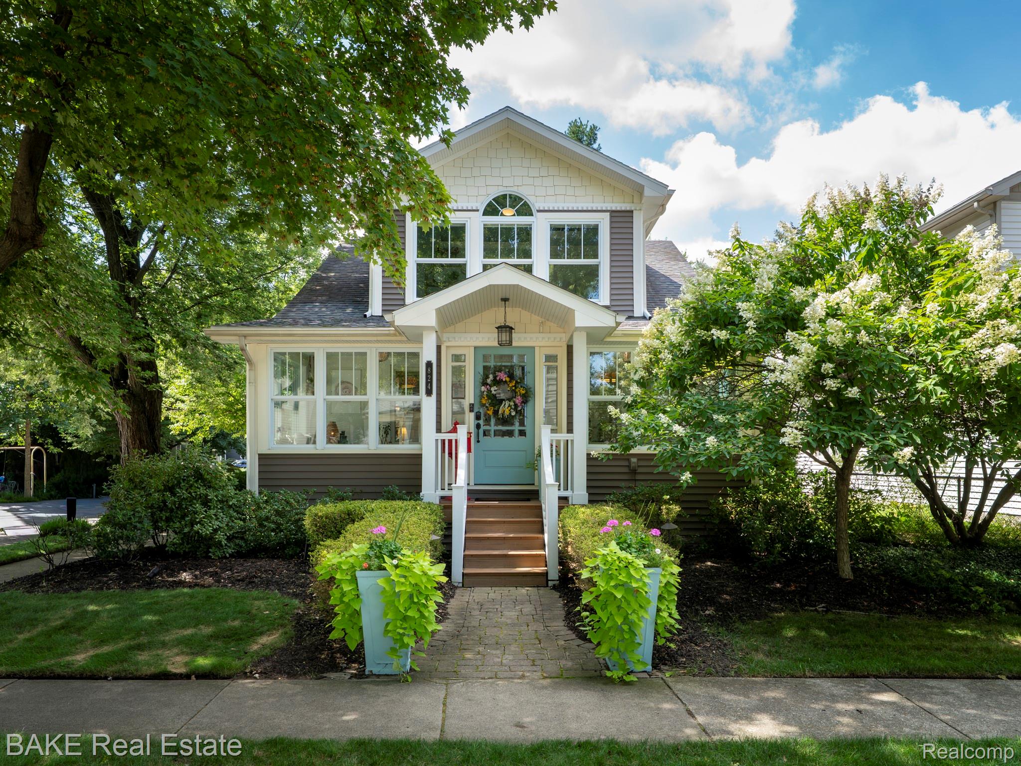 824 Forest Avenue