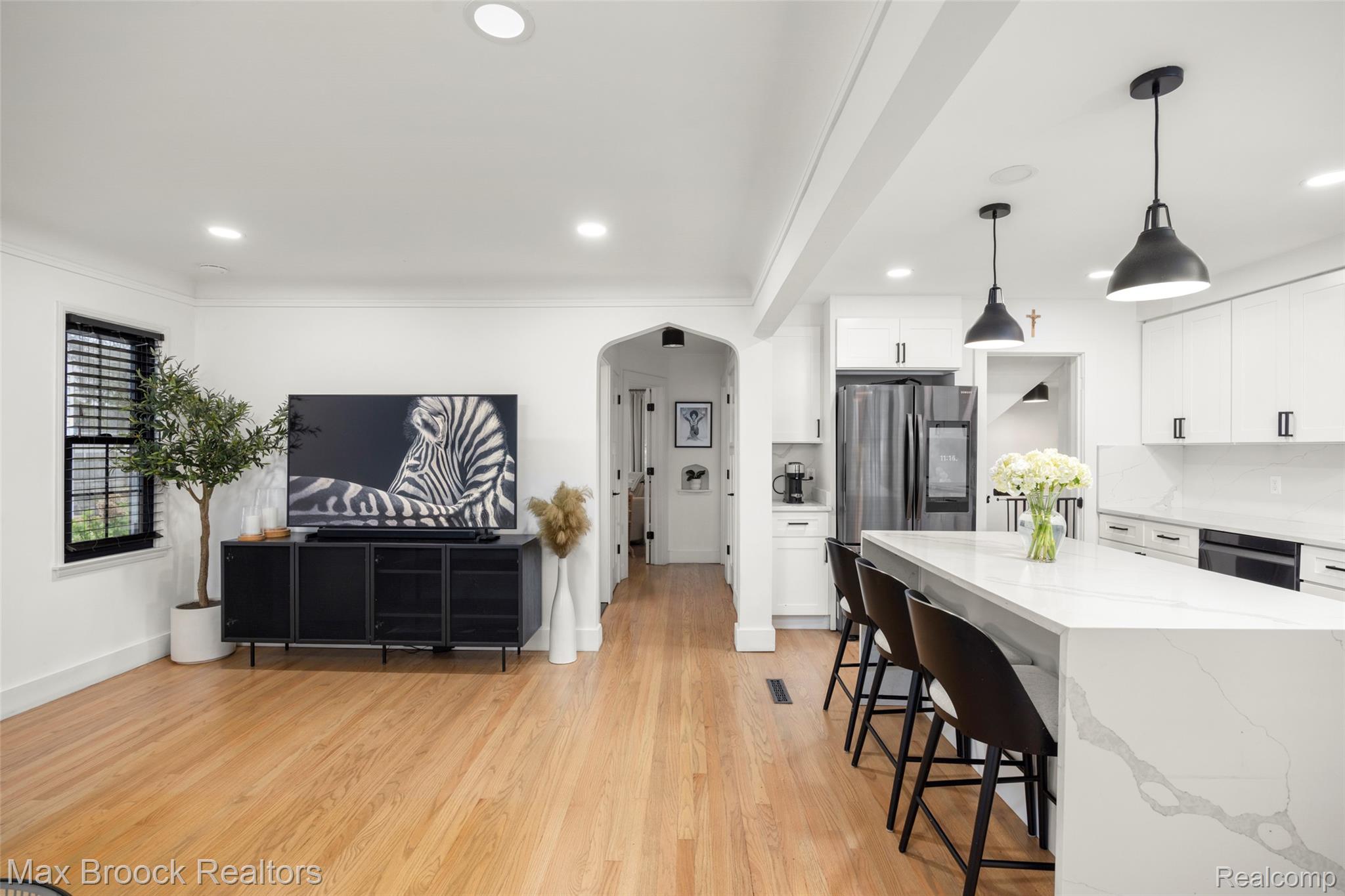 513 N Altadena Avenue