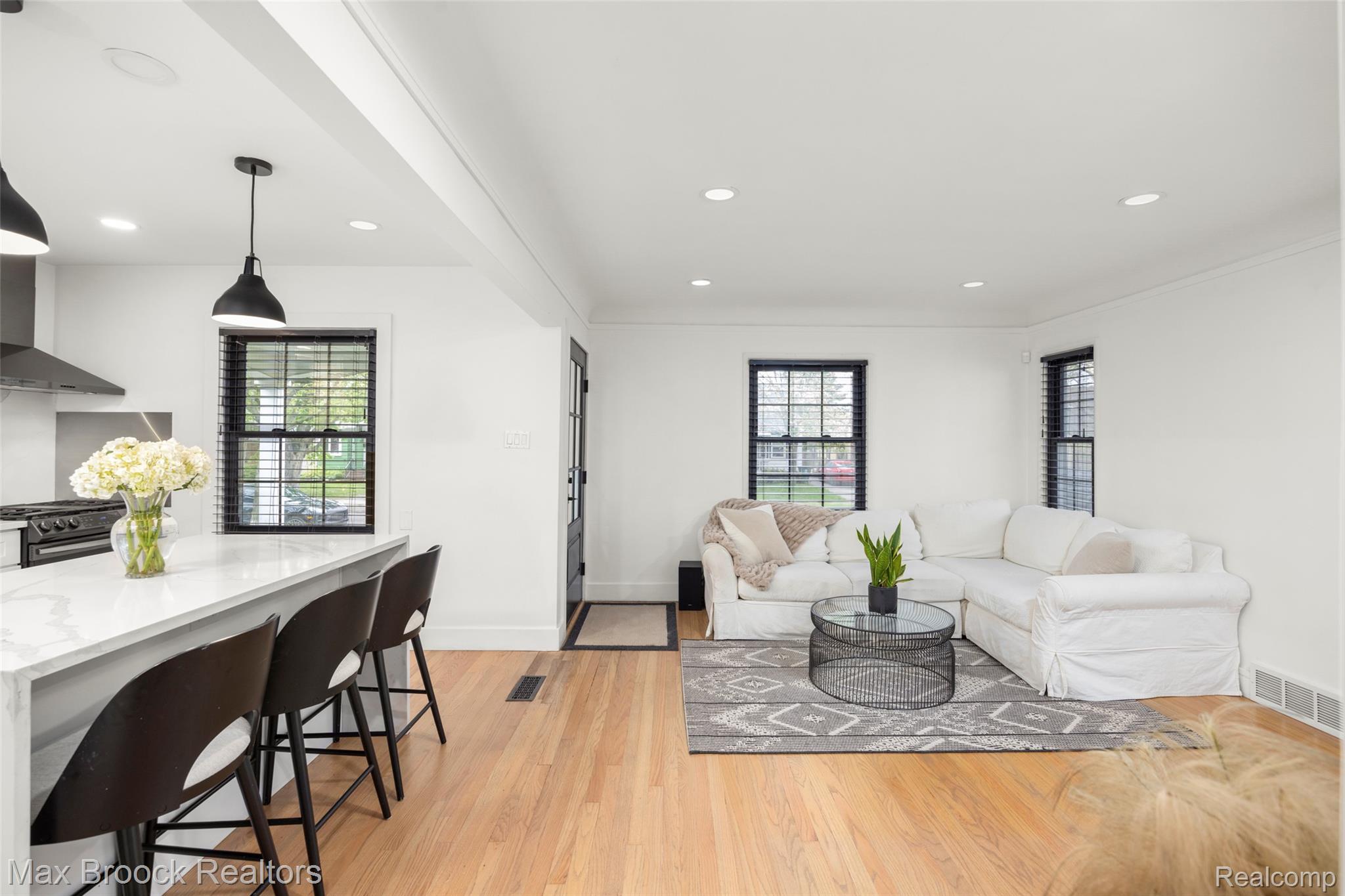 513 N Altadena Avenue