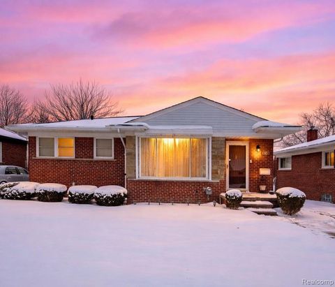 19405 Rock Street Roseville City MI 48066