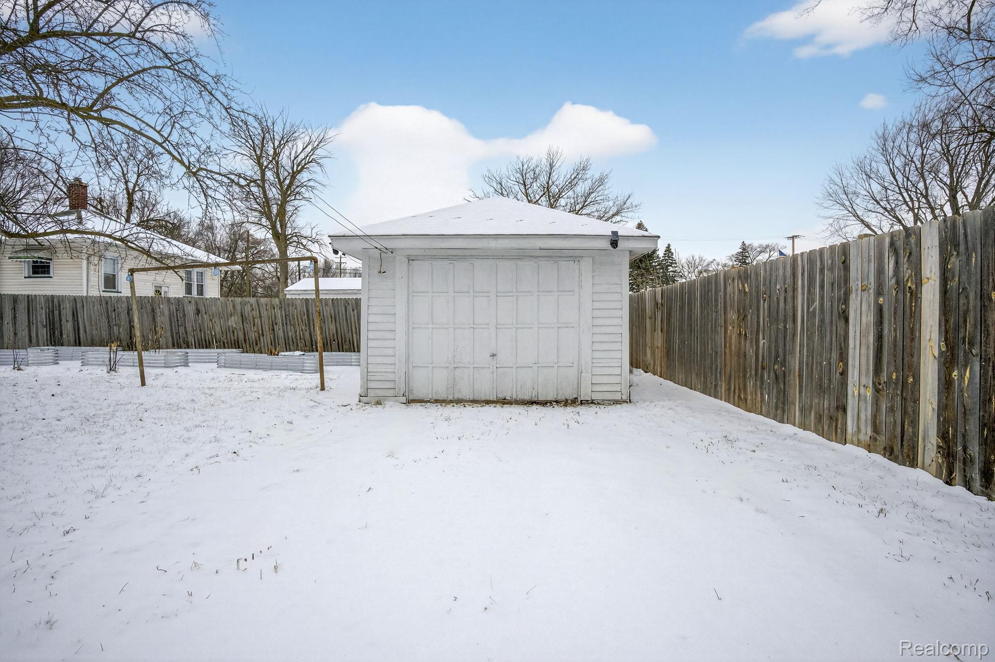 2917 N Michigan Avenue