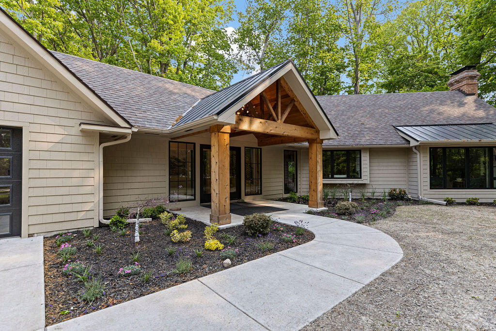 582 Campbell Road